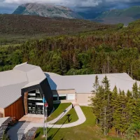 Le Centre d’accueil des visiteurs du parc national du Gros-Morne, un projet de Pomerleau avec un focus sur le développement durable