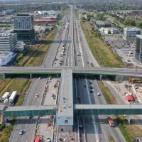 La construction du REM, Réseau Express Metropolitain, un des grands projets construit par Pomerleau.