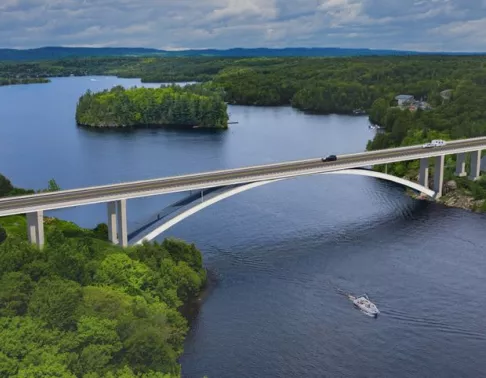 Rénovation et construction du Pont des Piles à Shawinigan par Pomerleau