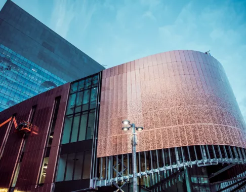 Construction du CHUM à Montréal par Pomerleau