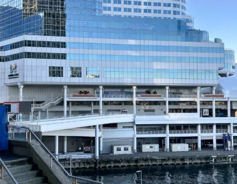 Full view of the 24K East Promenade in Canada Place in Vancouver, renovated by Pomerleau