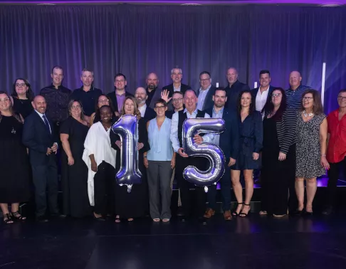 Employés de Pomerleau célébrant leurs 15 ans comme employés dans l'entreprise lors de la soirée des Jubilaires.