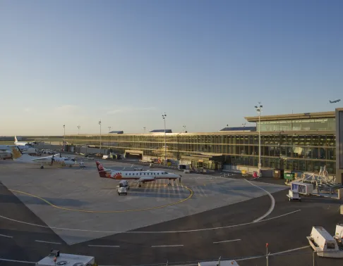 Aéroport international Macdonald-Cartier