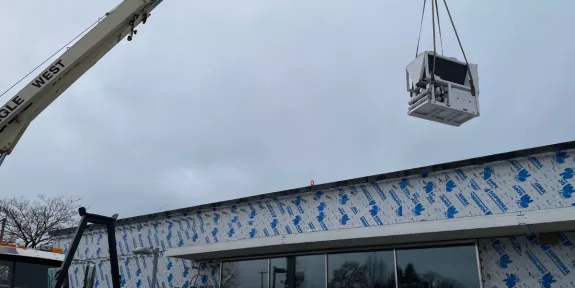 Installation of the new HVAC system at the Sunset Seniors Centre in Vancouver by Pomerleau