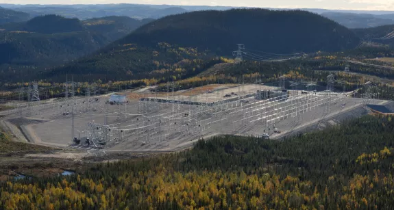 The Outardes Substation of Hydro-Quebec in Baie-Comeau, Quebec, an example of Pomerleau's expertise in the constuction of energy infrastructure