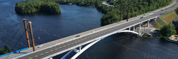 The Pont des Piles, in Shawinigan, a bridge infrastructure construction project by Pomerleau.