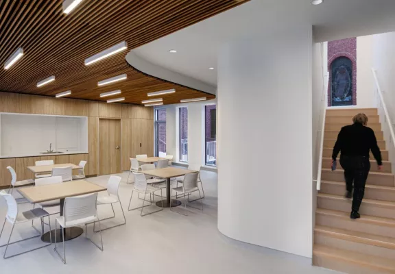 Résultats des travaux de construction du Centre Lise et Yvon Lamarre à Montréal par Pomerleau