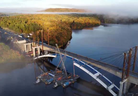 Construction of the Pont des Piles, in Shawinigan, Quebec a bridge infrastructure project of Pomerleau.