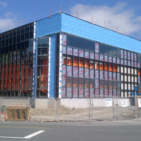 Construction of the Health Science Centre Molecular Imaging Facility, St. John's,in Newfoundland and Labrador by Pomerleau - Construction du Centre d'imagerie moléculaire, St. John's à Terre-Neuve et Labrador par Pomerleau.