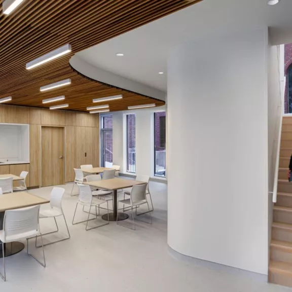 Résultats des travaux de construction du Centre Lise et Yvon Lamarre à Montréal par Pomerleau