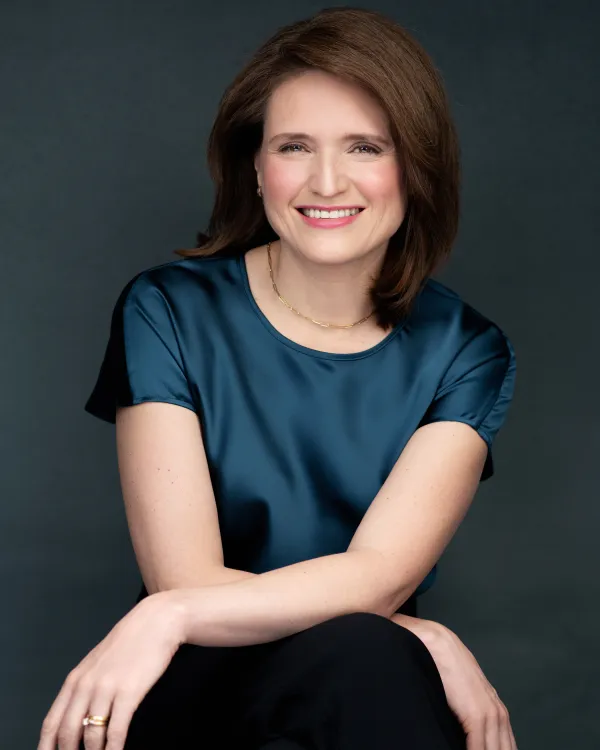 Isabel Pouliot, Vice-présidente exécutive –  Talent, culture et développement durable | Isabel Pouliot, Executive Vice-President – Talent, Culture and Sustainable Development