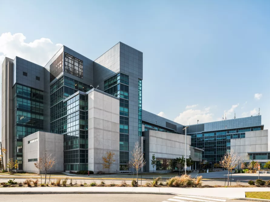 Brampton Courthouse Addition in Brampton, Ontario, an example of an institutional building construction project built by Pomerleau