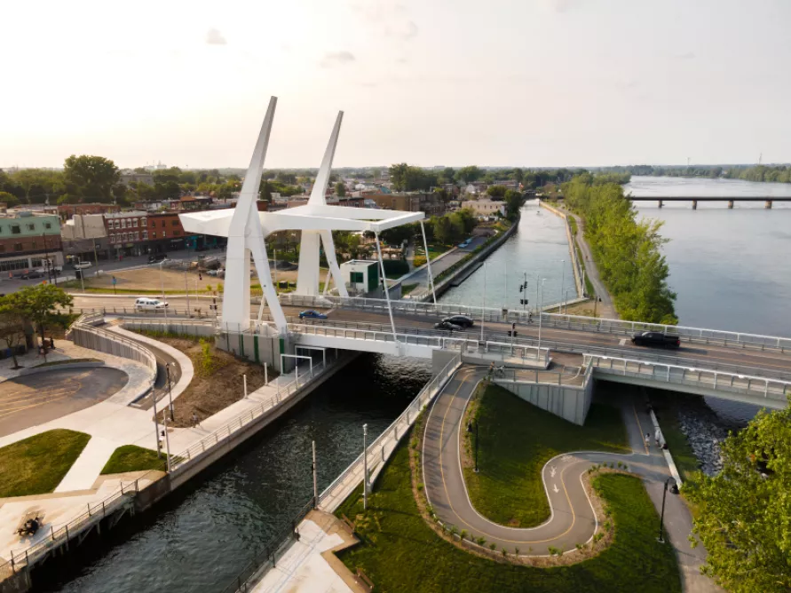 Replacement of the Gouin Bridge in Quebec, an example of sustainable solutions by Pomerleau in the transport infrastructure construction sector