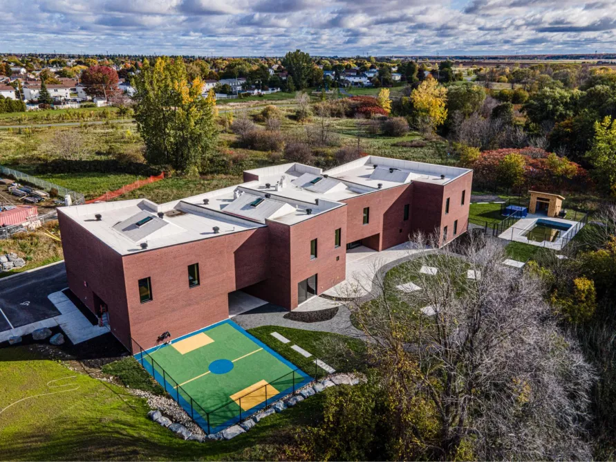 The Maison Phare School in Varennes, Quebec, an example of Pomerleau's dedication to building sustainable buildings with the community in mind.